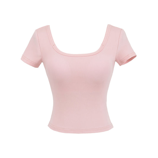 Fitness yoga wearing short sleeved T-shirt